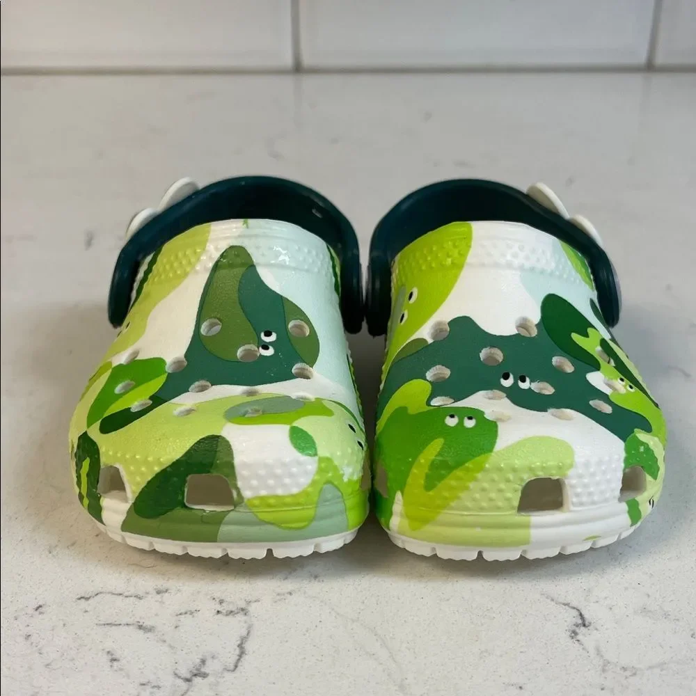 KIDS' CROCS TODDLER CLASSIC GLOW SLIME MONSTER CLOG Size 4 C